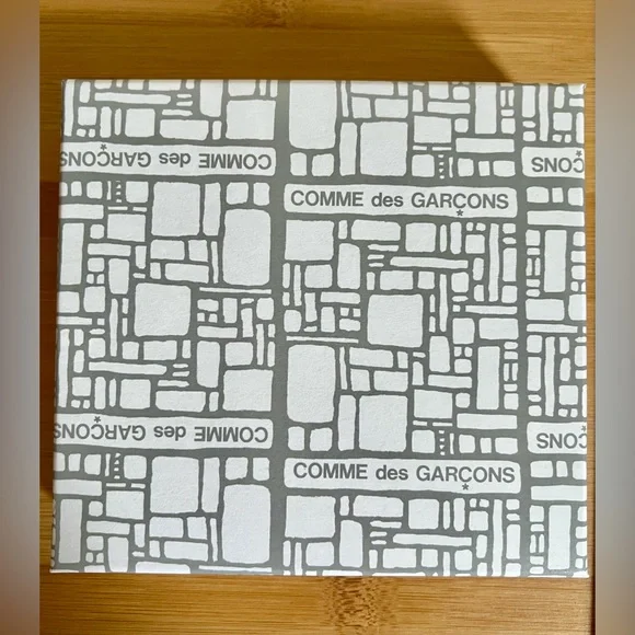 Comme des Garcons Square Bifold Full Zip Around Wallet in Black Hologram - Rare - Picture 8 of 15